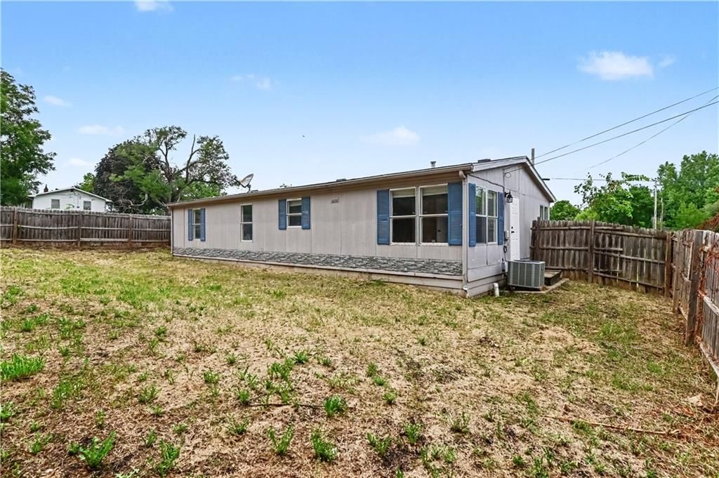 602 Ratz Street — photo 22