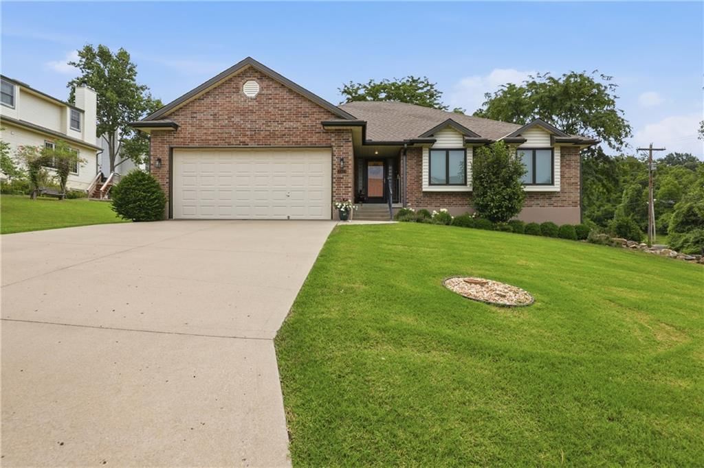 3323 S Prescott Avenue — photo 1