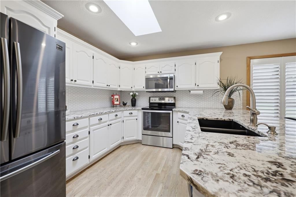 3323 S Prescott Avenue — photo 9