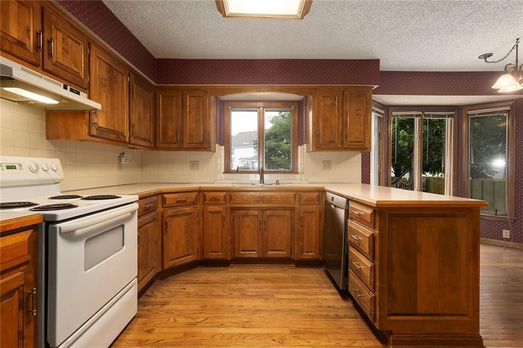 10525 Bluejacket Street — photo 11