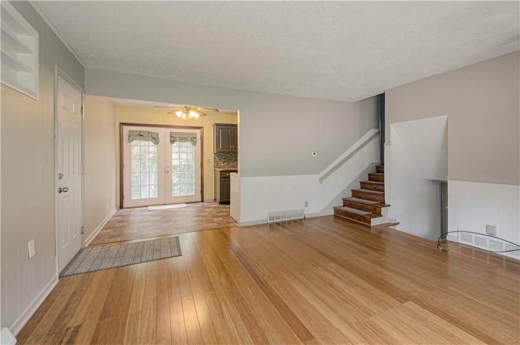820 S Main Street — photo 7