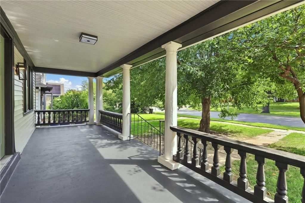 5604 Paseo Boulevard, Kansas City, MO: listing photo 2