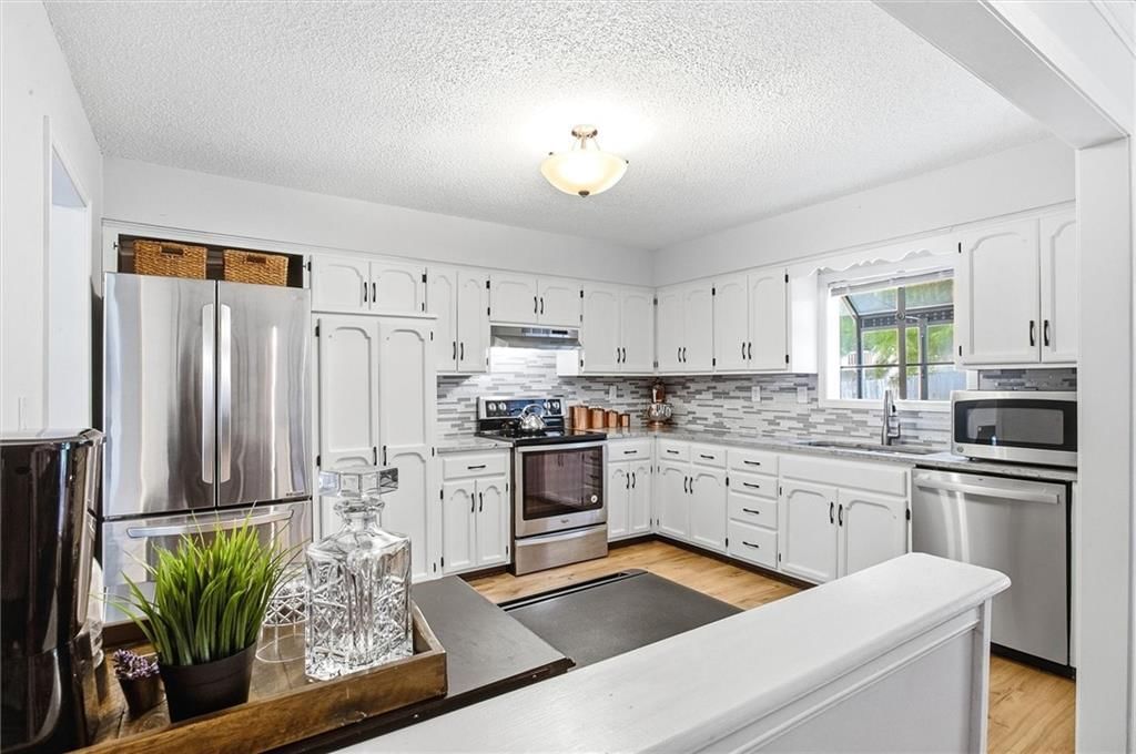 502 NW 72nd Terrace — photo 9