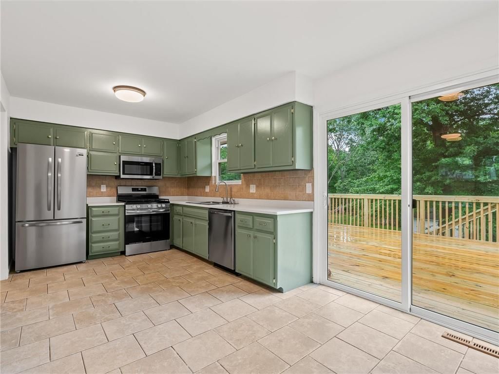 1229 Michele Drive — photo 3