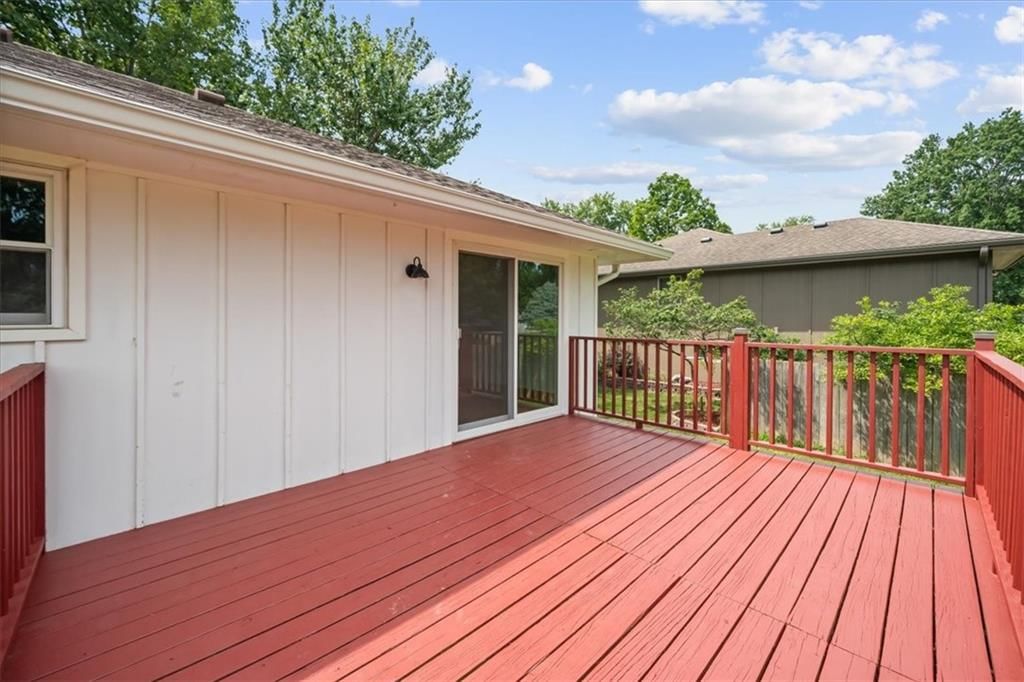 Photo 27 of 33 - 417 Stonewall Drive, Blue Springs, MO 64014