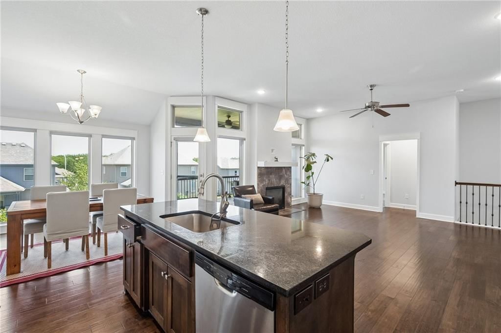 10533 N Randolph Avenue — photo 14