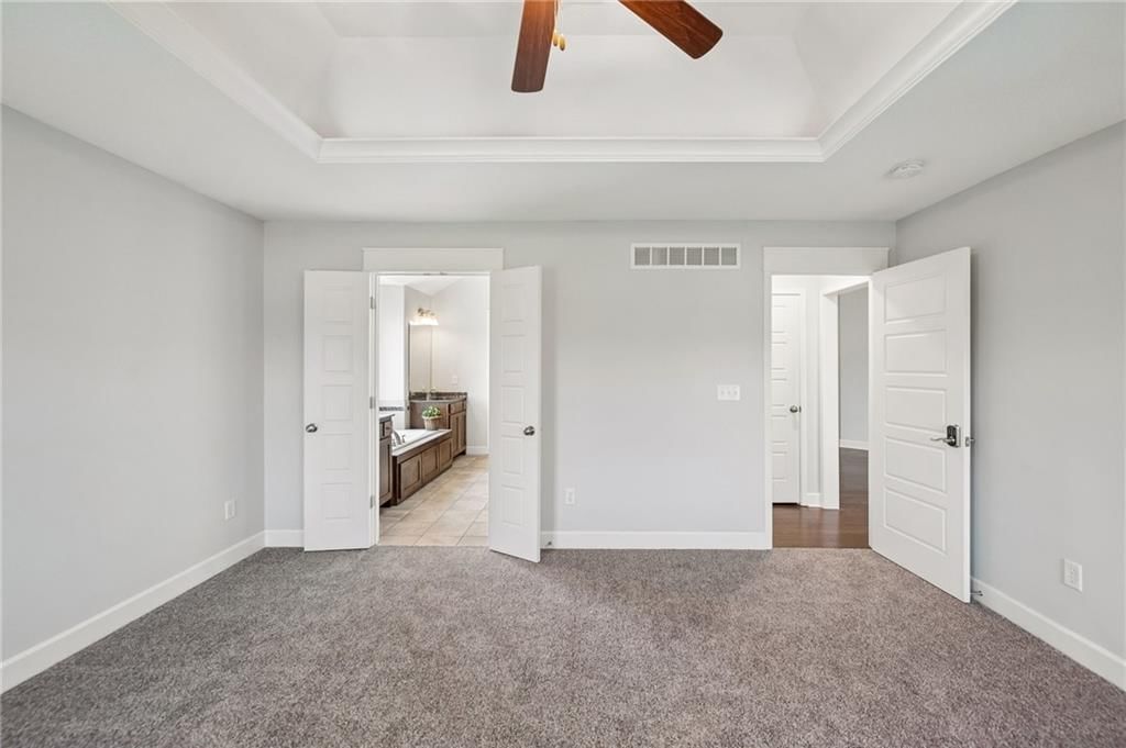 10533 N Randolph Avenue — photo 18