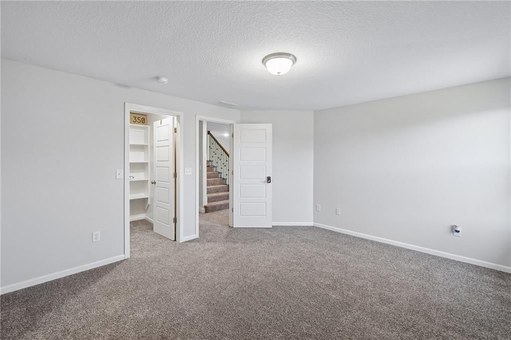 10533 N Randolph Avenue — photo 30