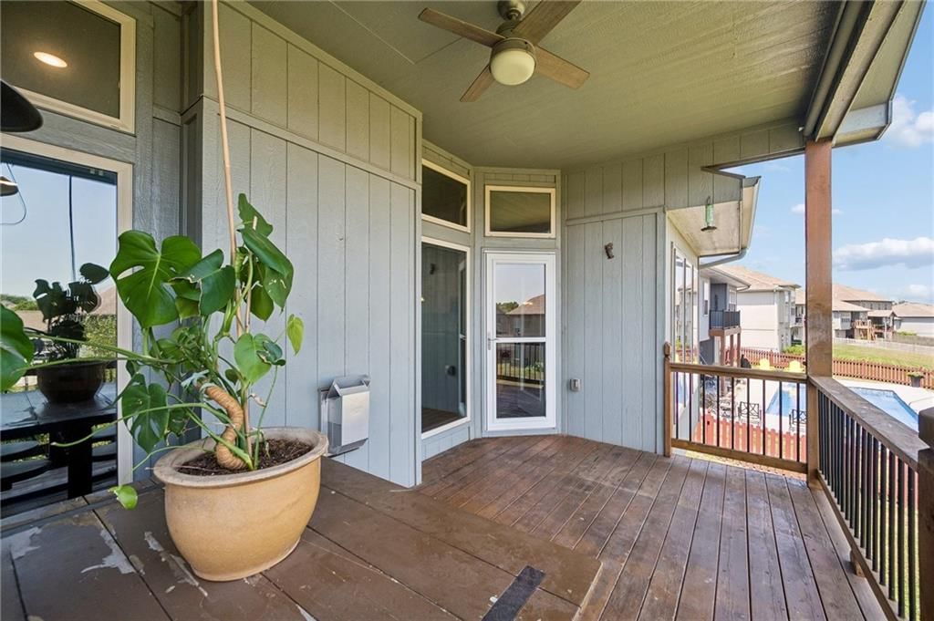 10533 N Randolph Avenue — photo 34