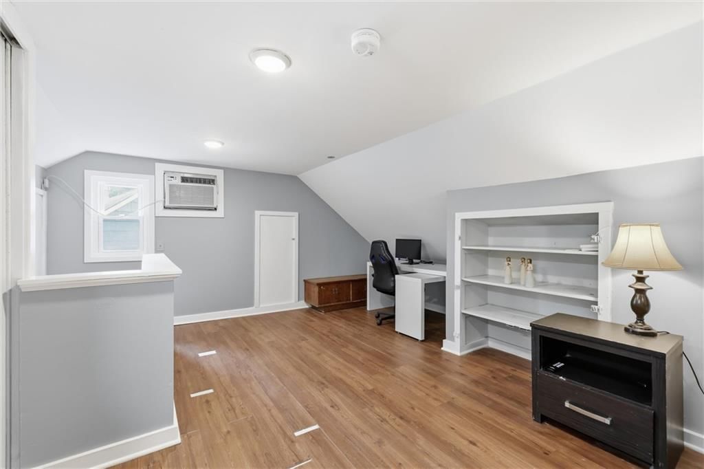 5310 Russell Street — photo 23