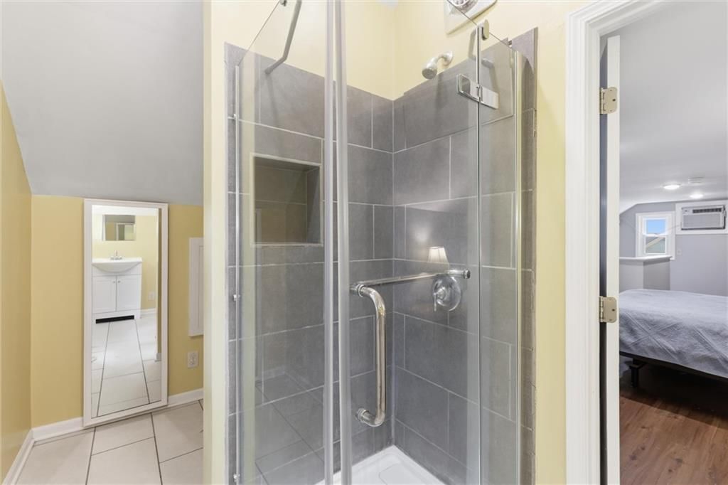 5310 Russell Street — photo 25