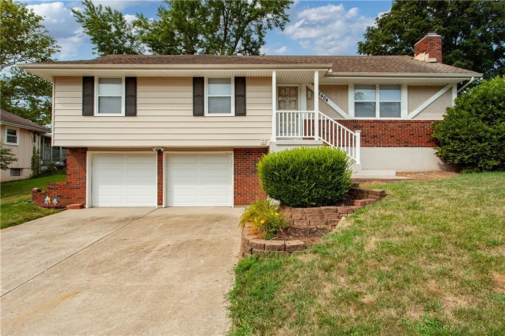 2404 Viking Drive — photo 1
