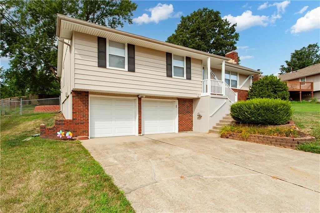 2404 Viking Drive — photo 3
