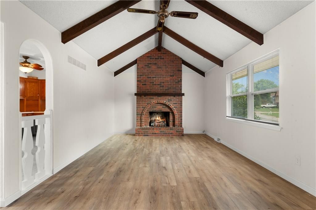 2404 Viking Drive — photo 10