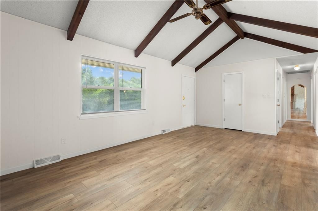 2404 Viking Drive — photo 11