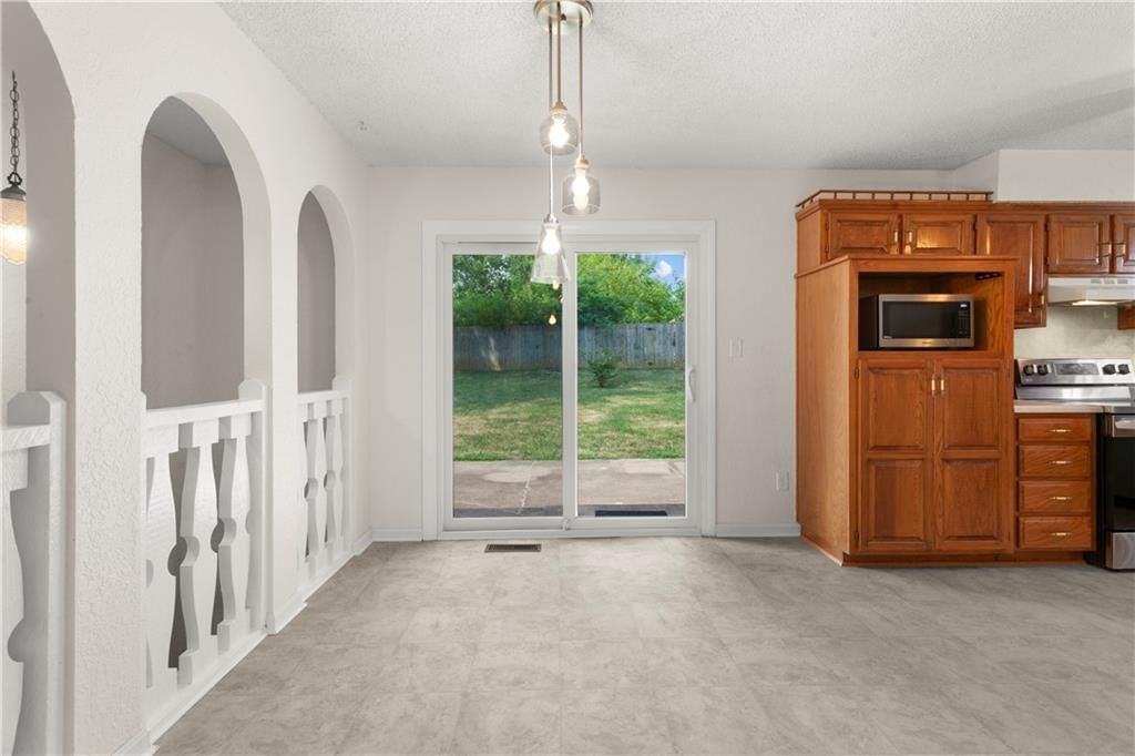 2404 Viking Drive — photo 13