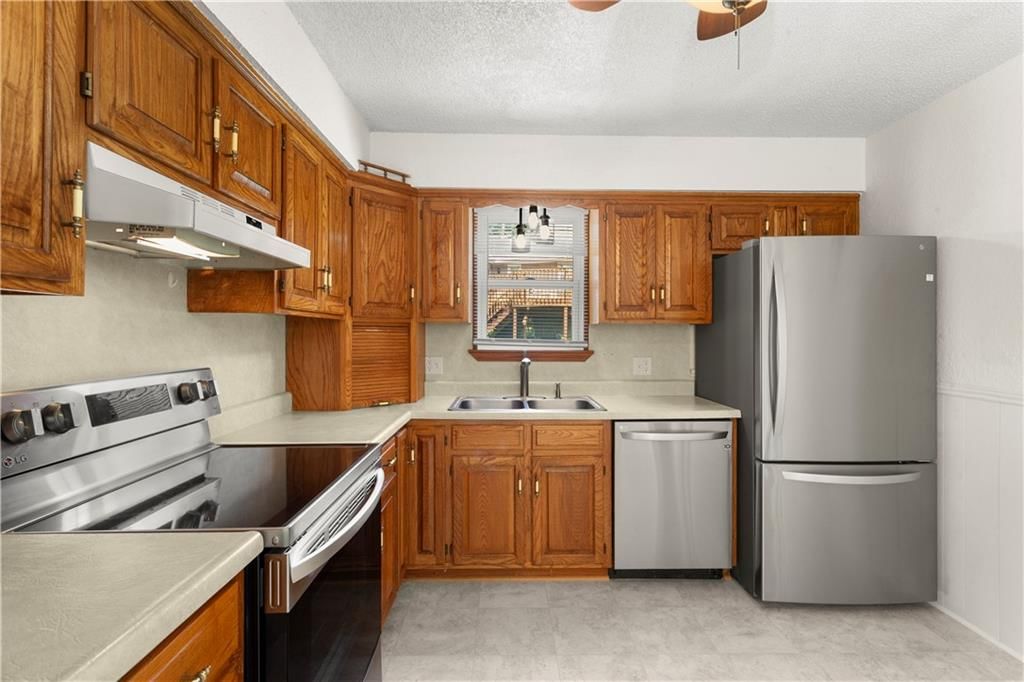 2404 Viking Drive — photo 16