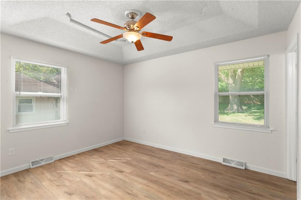 2404 Viking Drive — photo 20