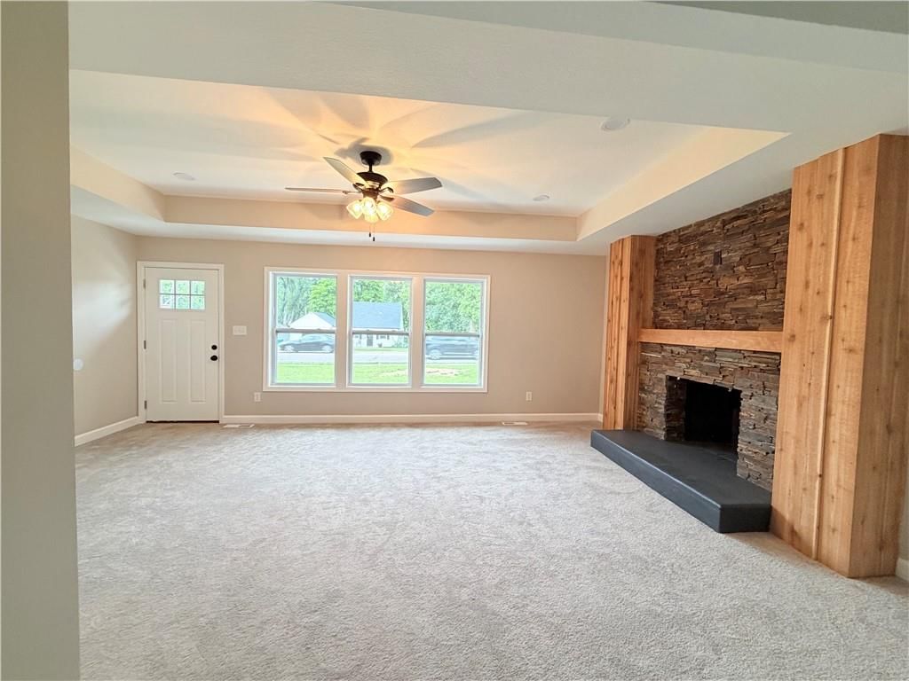 605 NE Douglas Street — photo 9