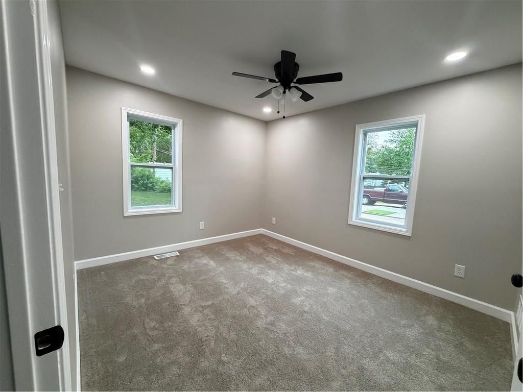 605 NE Douglas Street — photo 18