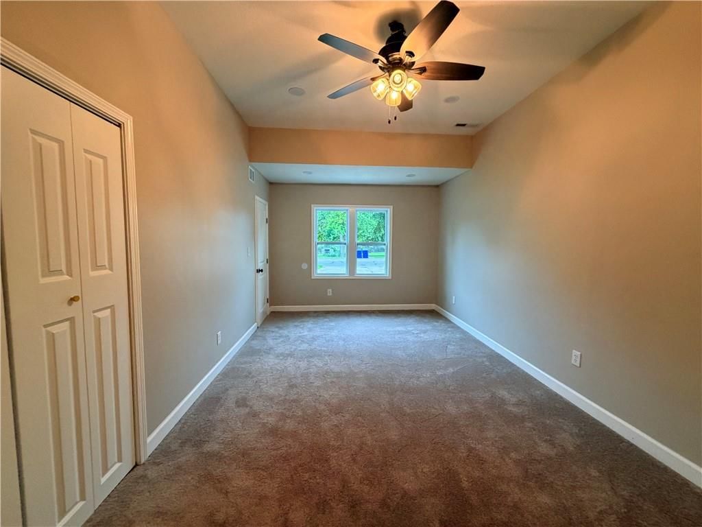 605 NE Douglas Street — photo 22