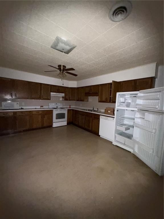 504 Delaware Street — photo 16
