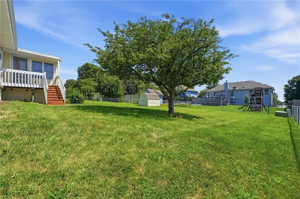505 Blue Grass Drive — photo 36