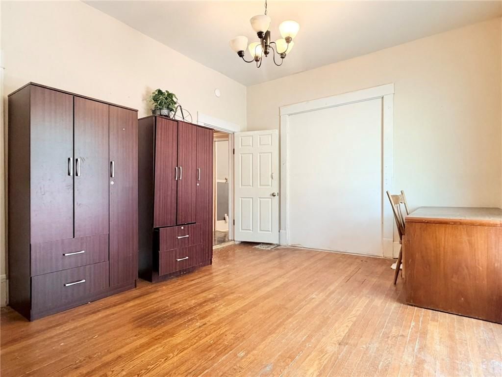 731 W 12th Street — photo 15