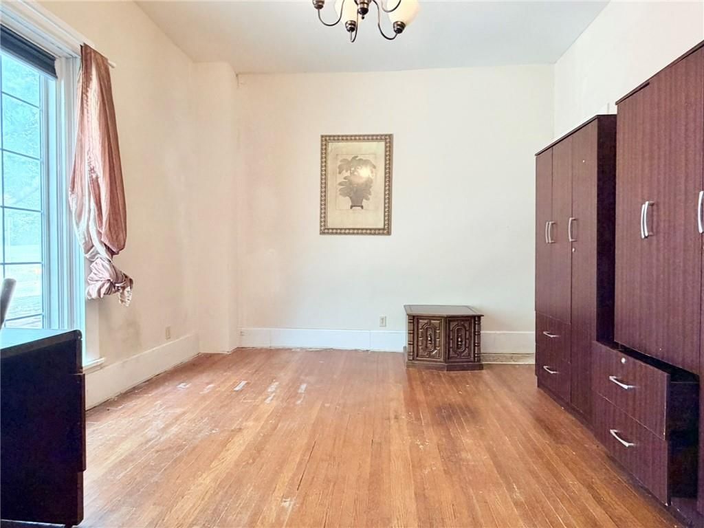 731 W 12th Street — photo 16
