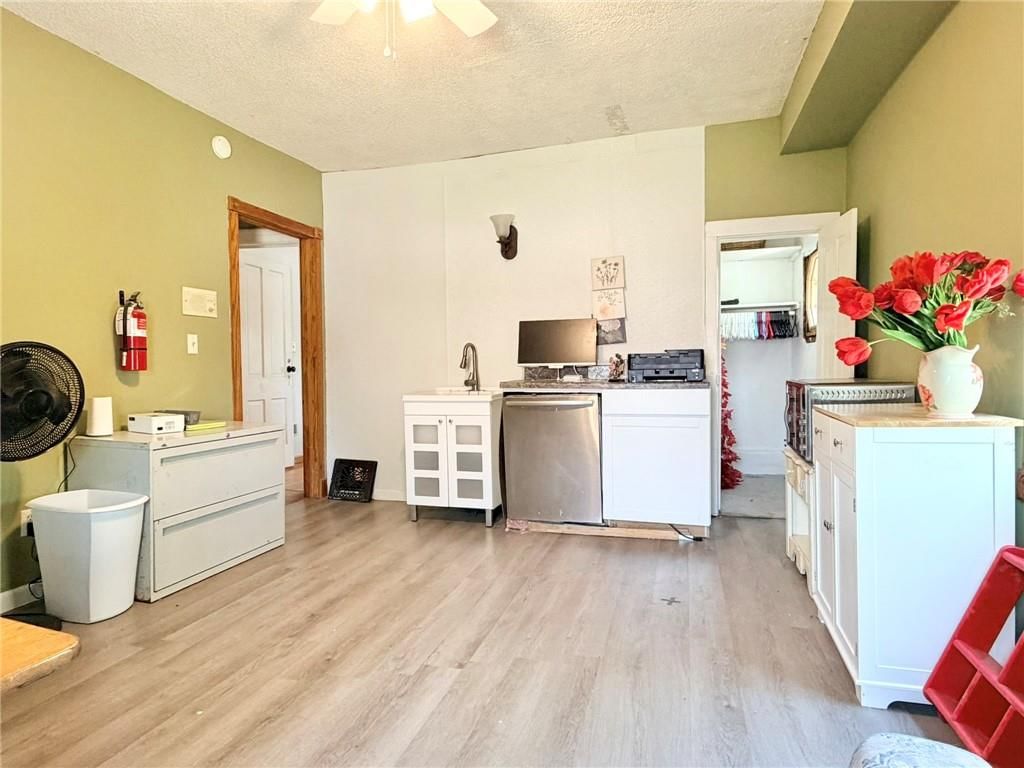 731 W 12th Street — photo 28