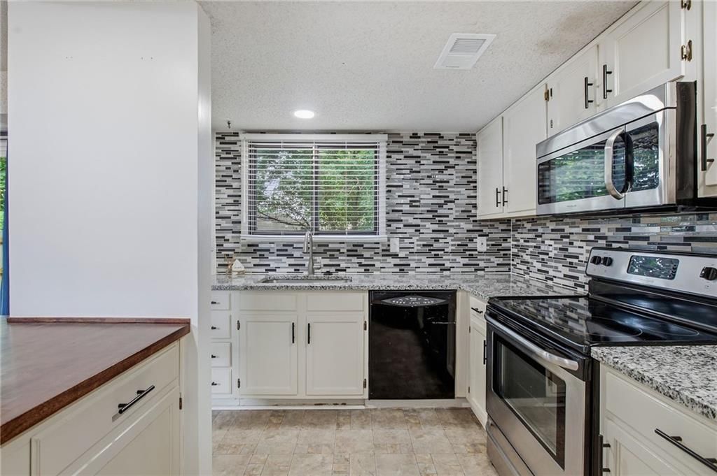 12735 W 109th Street — photo 24