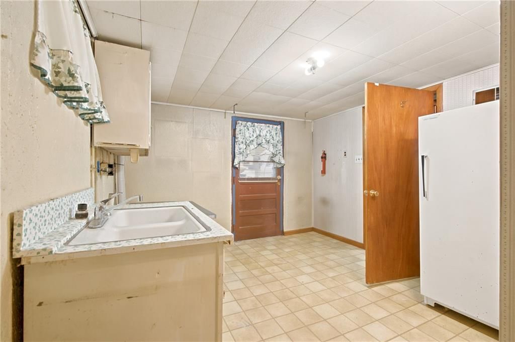 1403 Shawnee Street — photo 30