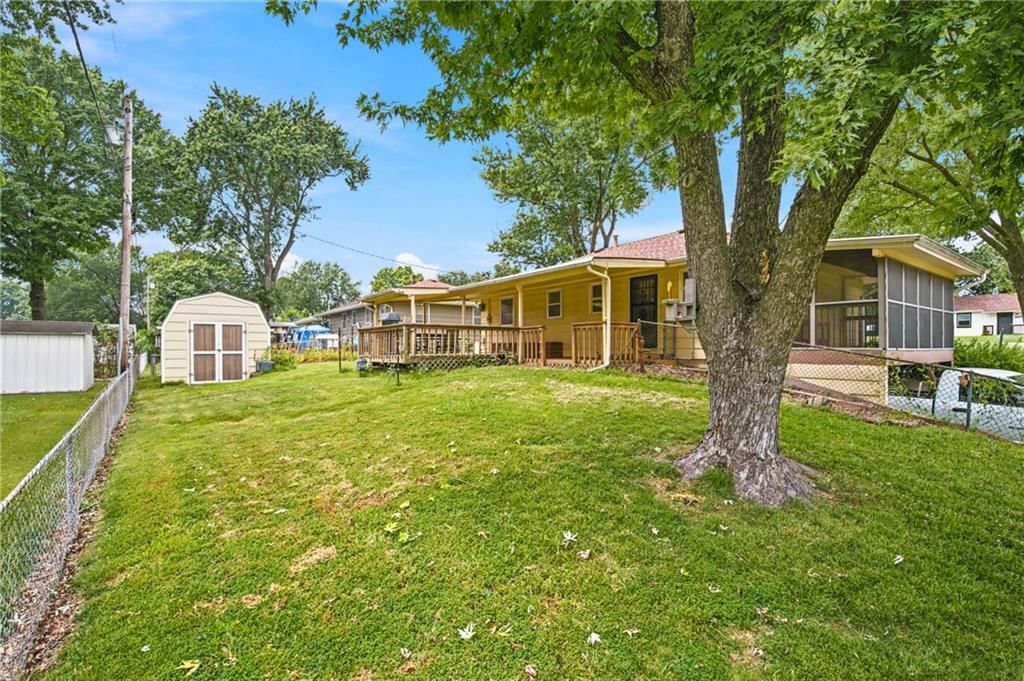 1403 Shawnee Street — photo 40