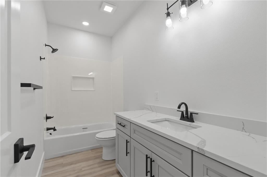 606 Catalpa Street — photo 12