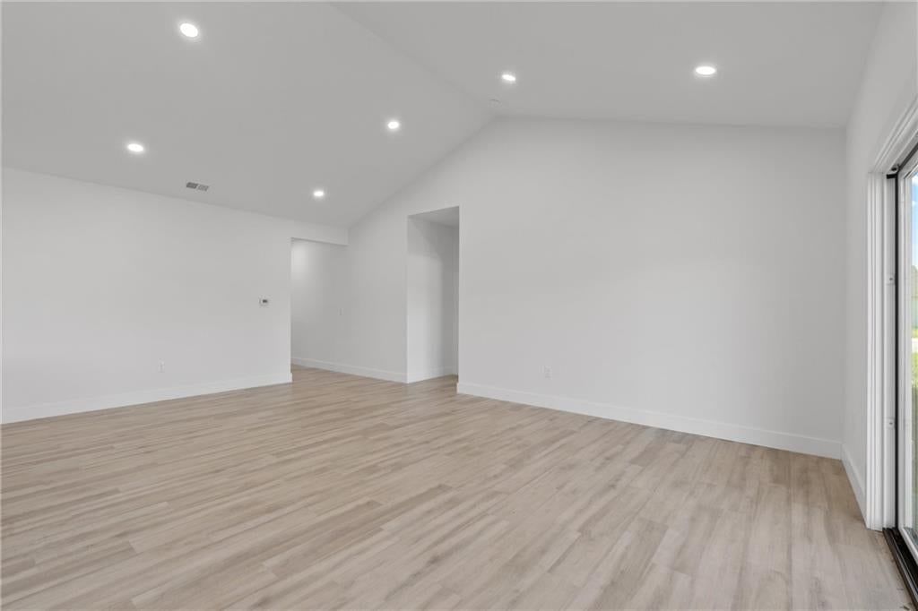 606 Catalpa Street — photo 15