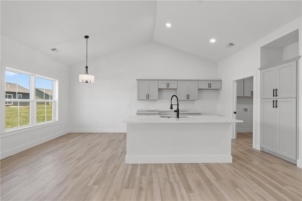 606 Catalpa Street — photo 16