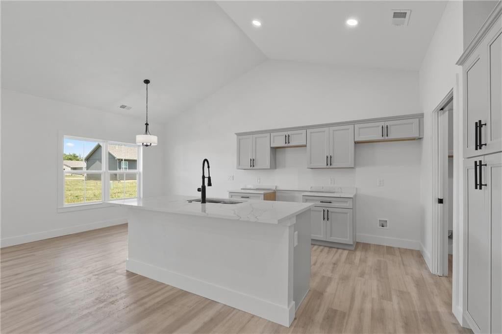 606 Catalpa Street — photo 18