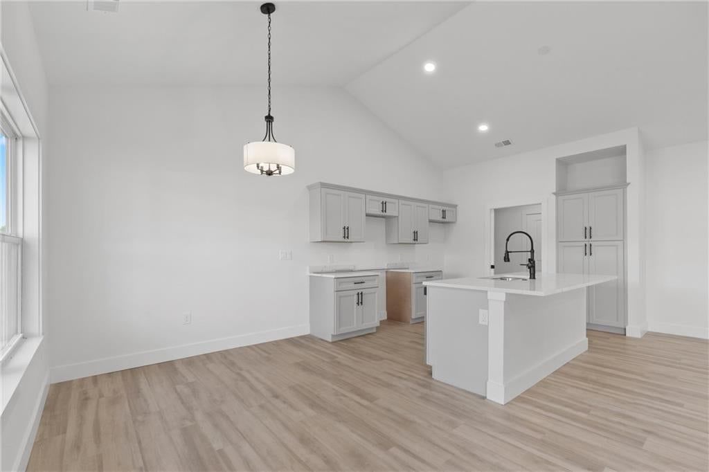 606 Catalpa Street — photo 22