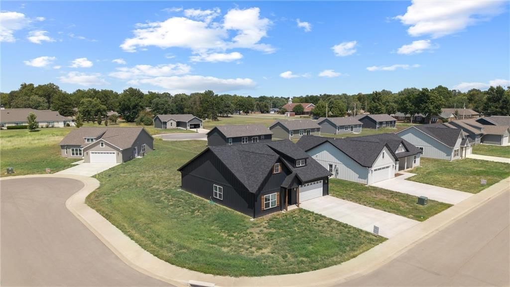 606 Catalpa Street — photo 42