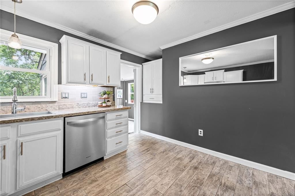 6814 W 73rd Street — photo 9