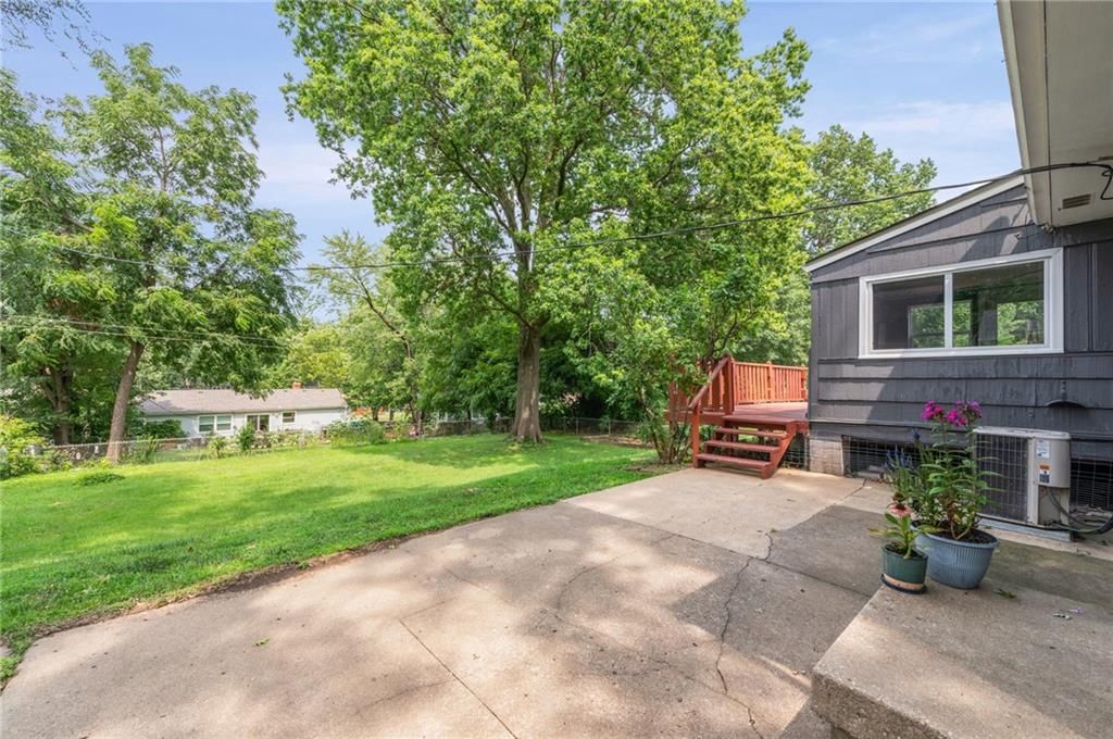 6814 W 73rd Street — photo 22