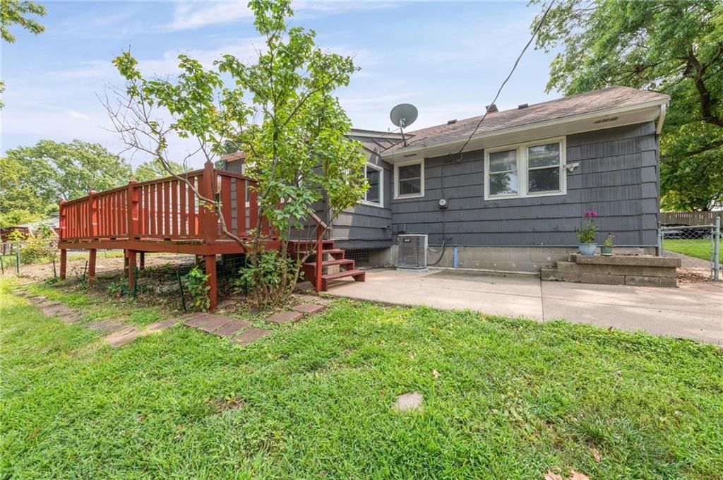 6814 W 73rd Street — photo 23