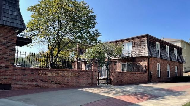 4426 Jarboe Street — photo 1