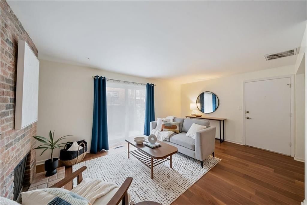 4426 Jarboe Street — photo 6