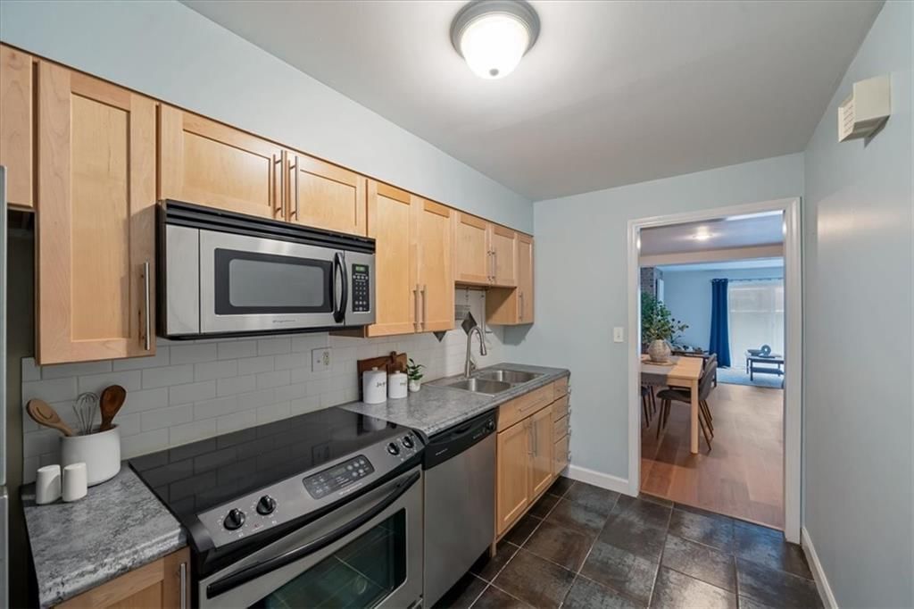 4426 Jarboe Street — photo 12