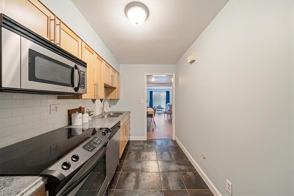 4426 Jarboe Street — photo 13
