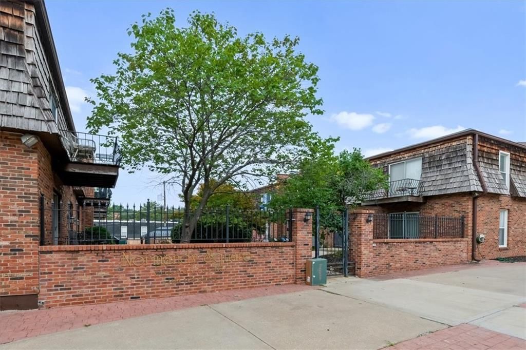 4426 Jarboe Street — photo 25