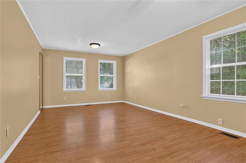 7614 Woodson Road — photo 10