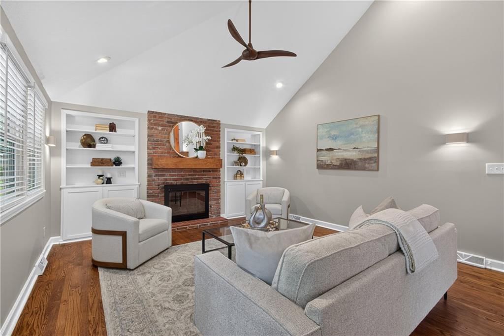 6323 Woodson Drive — photo 9