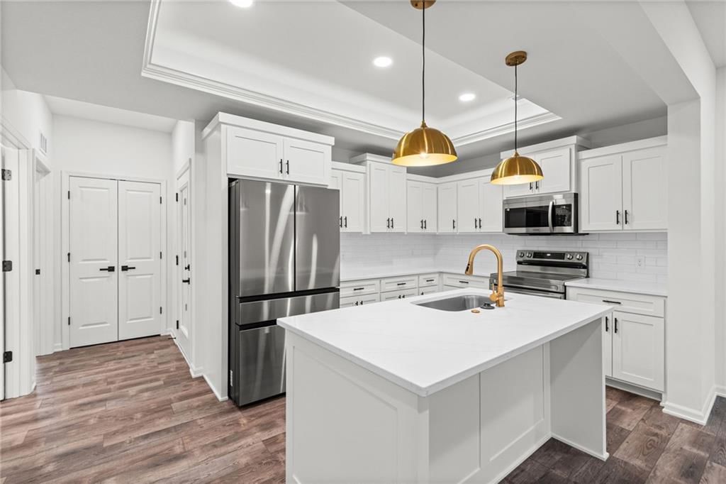 113 E 3rd Street — photo 9